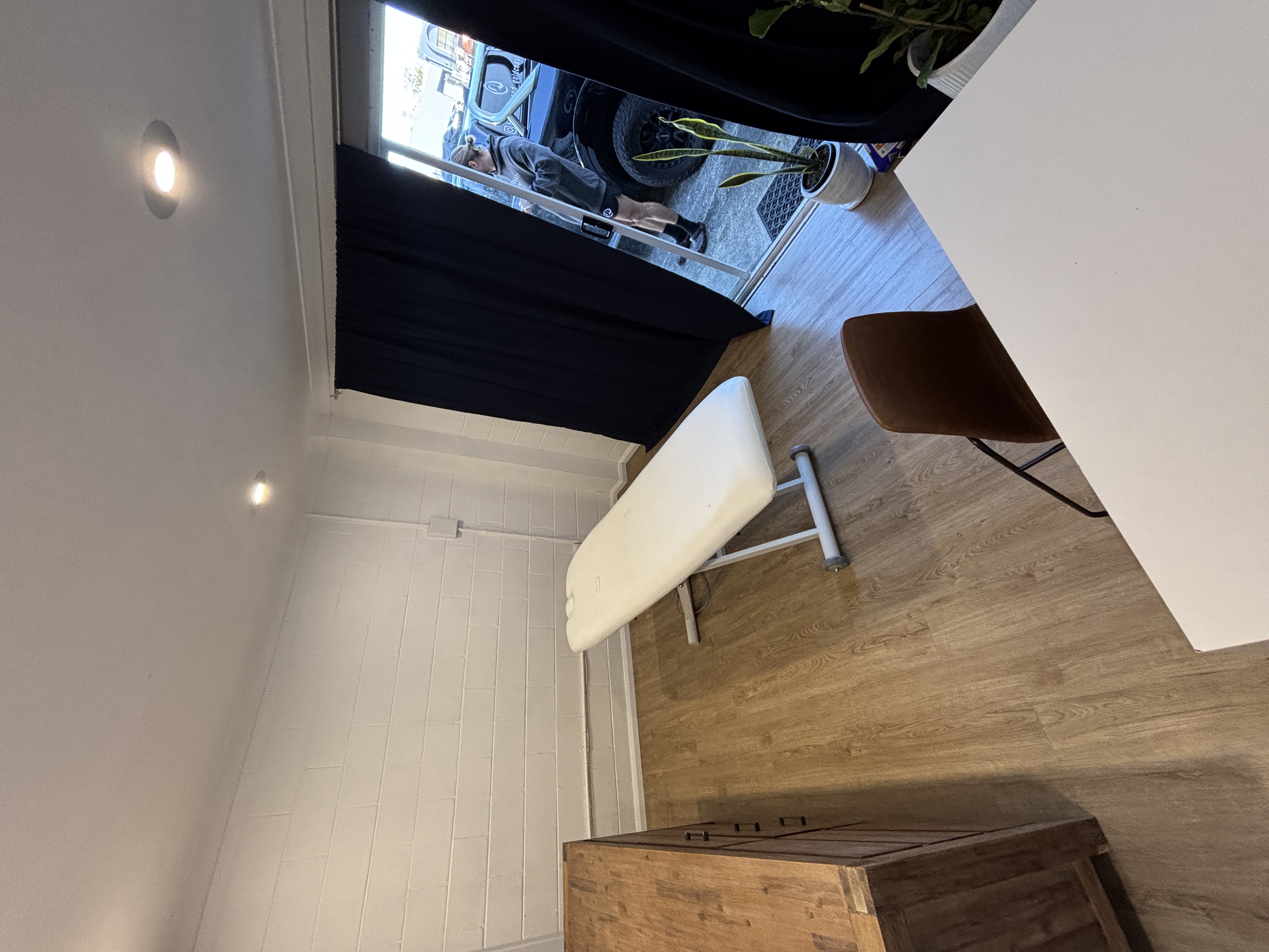 RJK Hypnosis clinic — entrance and treatment area